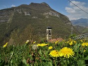 83 Alla chiesetta di S. Gaetano in Carnito (500 m) con vista in Corna Marcia (10 